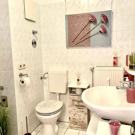Cottbus-Apartments - Red Apartment I Privat I Wifi I Kueche I Balkon Extérieur photo