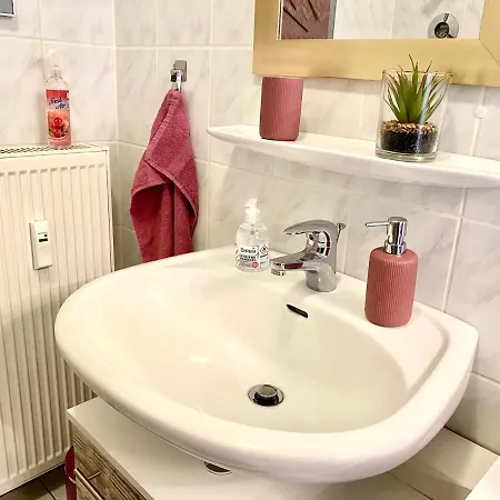 Cottbus-Apartments - Red Apartment I Privat I Wifi I Kueche I Balkon Extérieur photo